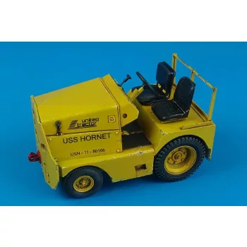   Aerobonus - 1/32 UNITED TRACTOR GC-340/SM340 tow tractor US NA