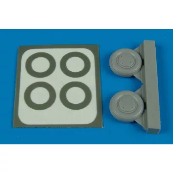 Aires - P-40 wheels & paint masks (type B)