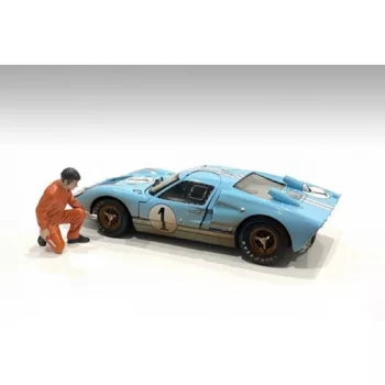   Americandiorama - 1:24 Figurines - Mechanic Jerry, Orange (1:24)