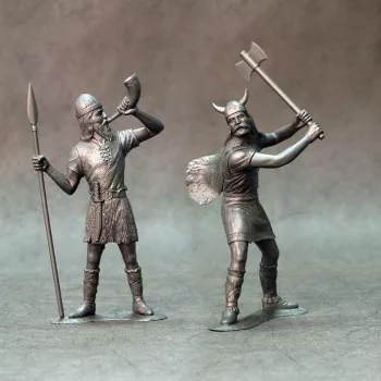 Ark Models - Barbarians, set of two figures #1