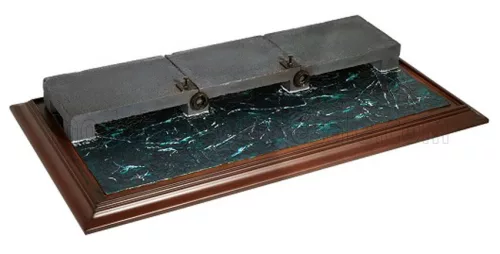 Atlantic - VETRINA DISPLAY BOX DIORAMA BASE PORTO Lungh.LENGHT cm 57.0 X Largh.WIDTH cm 30.0 X Alt.HEIGHT cm 2.5 - HARBOUR BASE - CARS NOT INCLUDED - COVER Lungh.LENGHT cm 52.0 X Largh.WIDTH cm 25.0 X Alt.HEIGHT cm 16.5 VARIOUS
