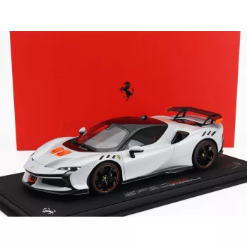   Bbr-Models - FERRARI SF90 XX STRADALE 2024 - CON VETRINA - WITH SHOWCASE BIANCO ARTICO - WHITE ORANGE BLACK