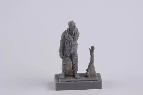 CMK - AJ-37/JA-37 Viggen Pilot Climbing Ladder into Cockpit f SpecialHobby Tarangus kit