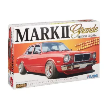 Fujimi - 172 Toyota Corona Mark II Grand 4 Door Sedan