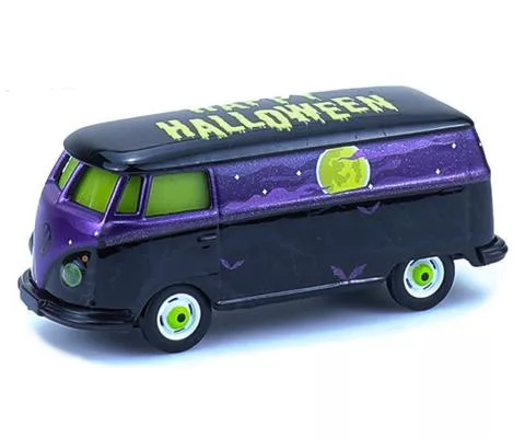 Greenlight - 1:64 Volkswagen Type 2 Panel Van - Halloween 2025 - Spooky Night