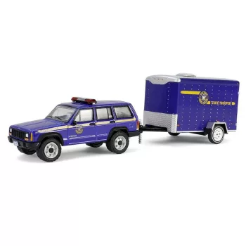   Greenlight - 1:64 2001 Jeep Cherokee with Small Cargo Trailer - New York State Police Solid Pack - Hot Pursuit Hitch & Tow Series 1 - GreenLight