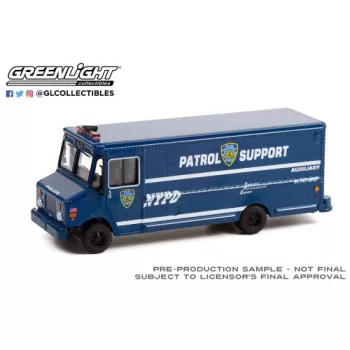   GREENLIGHT - H.D. Trucks Series 22 - 2019 Step Van - New York City Police Dept (NYPD) Auxiliary Patrol Support Solid Pack