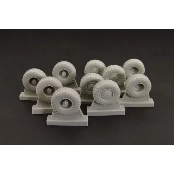 Hauler - T-815-2 ARMAX baloon wheels