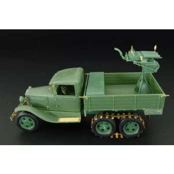 Hauler - GAZ-AAA with Quadruple MAXIM AA gun