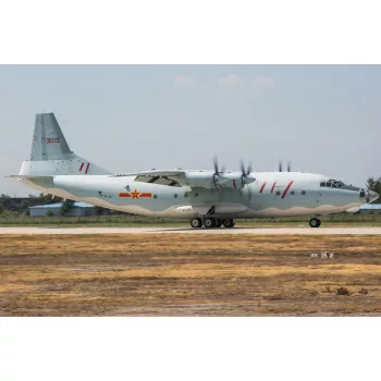 Hobby Boss - Chinese Y-8