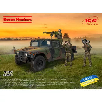   ICM - Drone Hunters with Humvee M1097A2 Cargo Carrier with DShKM Machine Gun - 3 figures