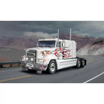 Italeri - Freightliner Fld 120 Special, (3925S)