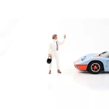   KK-Scale - 1:18 FIGURINE - Steve McQueen with helmet und decals – KK Scale