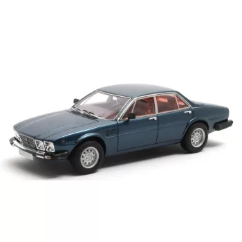   Matrix Scale Models - DE TOMASO DEAUVILLE 2-SERIES 1983 BLUE MET
