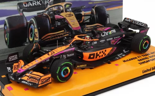 Minichamps - McLAREN F1  MCL36 MERCEDES TEAM MCLAREN N 3 5th SINGAPORE GP 2022 DANIEL RICCIARDO ORANGE BLACK FUCSIA