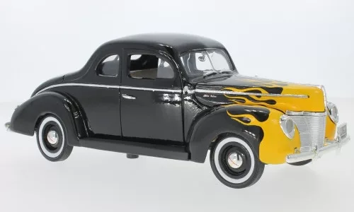 Motor-Max - Ford Deluxe, schwarz/Dekor, 1940, 1:18