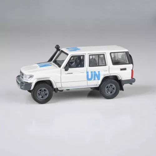 Para64 - Toyota Land Cruiser LC76 United Nations 2014 LHD