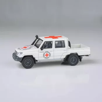   Para64 - Toyota Land Cruiser Double Cab Pickup LC79 Red Cross 2014 LHD