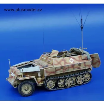 Plus model - 1/35 Sd. Kfz 250/3 NEU
