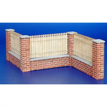 Plus Model - Zaun mit Mauerabschluss