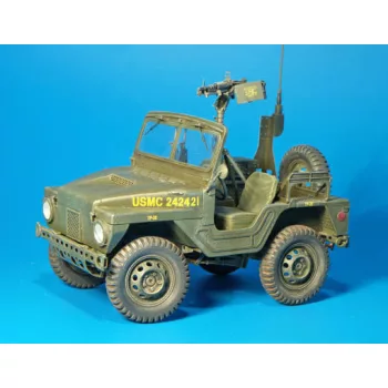Plus Model - M422 Command car