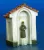 Plus Model - Kapelle mit einer Statue