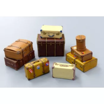 Plus model - Old suitcases