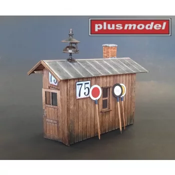Plus model - 1/35 Railway guard house