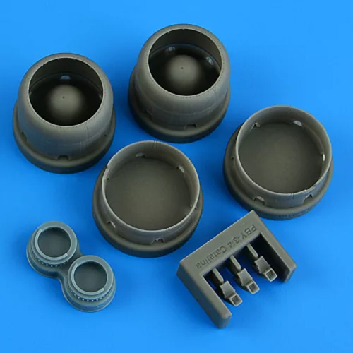 Quickboost - PBY-3/4 Catalina correct cowlings closed flaps for Academy/Hobby 2000