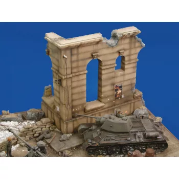 Royal Model - Russia monument ruin