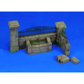 Royal Model - Wall with fountain
