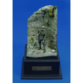   Royal Model - Unterofizier Gebirgstruppe - WWII 'with base'