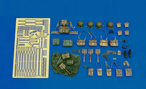 Royal Model - U.S. Army equipment - WWII