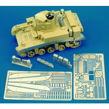 Royal Model - M3 Stuart “Honey”