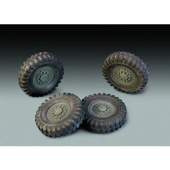 Royal Model - Wheels Staghound (for Italeri/Bronco kit