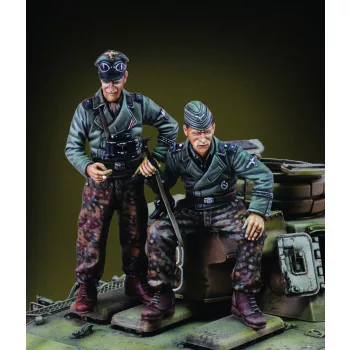 Royal Model - German tankers at rest-WWII