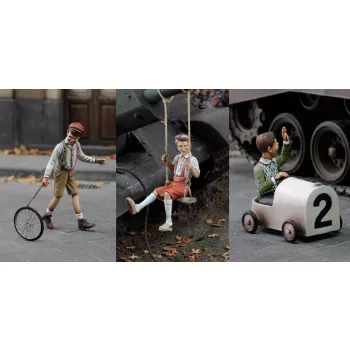 Royal Model - Children playing