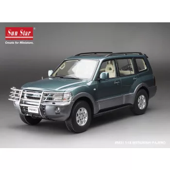 Sun Star - Mitsubishi Pajero V73Green Metallic